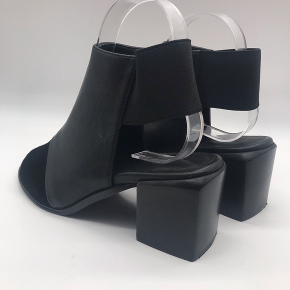 Urban Outfitters Square black peep toe booties - Picture 4 of 12